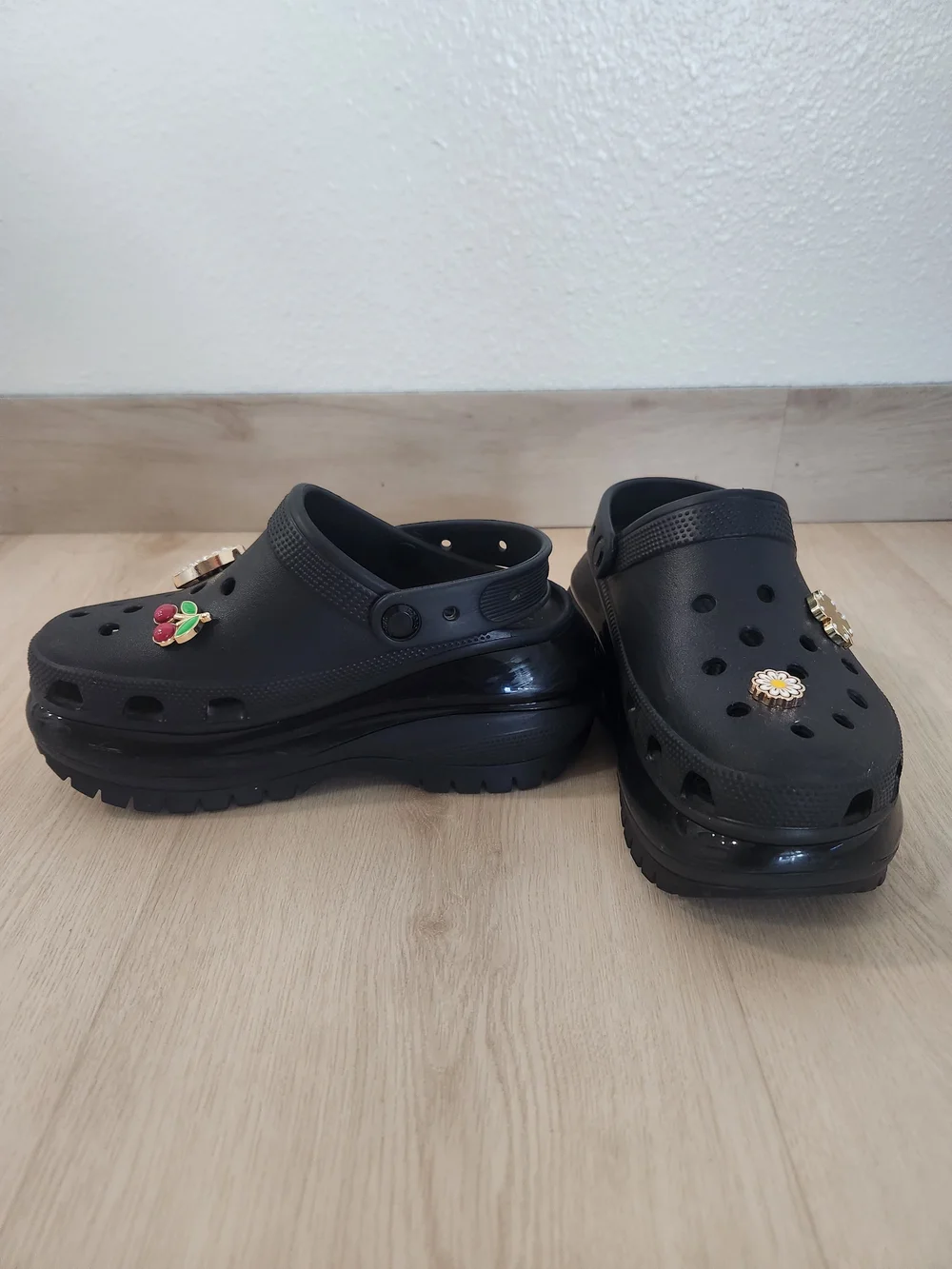 CROCS black women